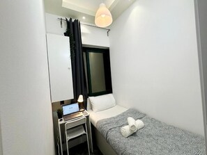 办公桌、笔记本电脑工作区、熨斗/熨板、免费 WiFi