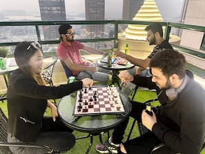 Outdoor dining - Explorer Partition Room in Tecom (Dubai)