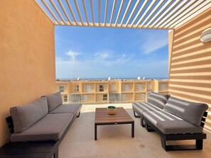 Terrace/patio - The Aesthetic Loft with view and pools access in Taghazout Bay (Tamraght)