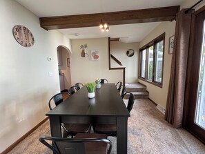 Dining - Lake Waubesa 3 bedroom Getaway+HotTub+PrivateDock+GameRoom+SmartTV's+EV charger (McFarland)