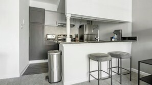 Refrigerador, cafetera/tetera