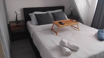 Fer et planche Ă repasser, Wi-Fi, draps fournis