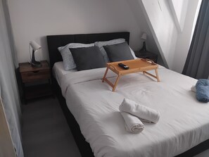 Iron/ironing board, WiFi, bed sheets