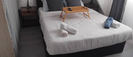 مكواة/لوح كي وواي فاي وملاءات أسرّة