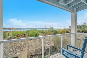 Property grounds - Siletz Bay Condo: Ground-Level View, Beach Path & Nearby Dining (Lincoln City)