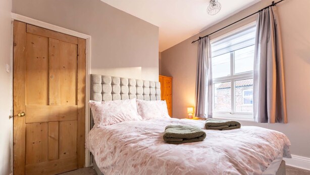 2 slaapkamers, een strijkplank/strijkijzer, wifi, beddengoed