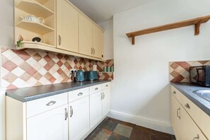 Fridge, microwave, oven, toaster - Harrison House - Heworth in York (York)