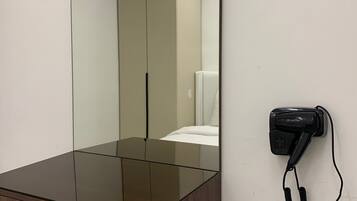 Apartment, 1 Bedroom, Accessible, Smoking | Interior