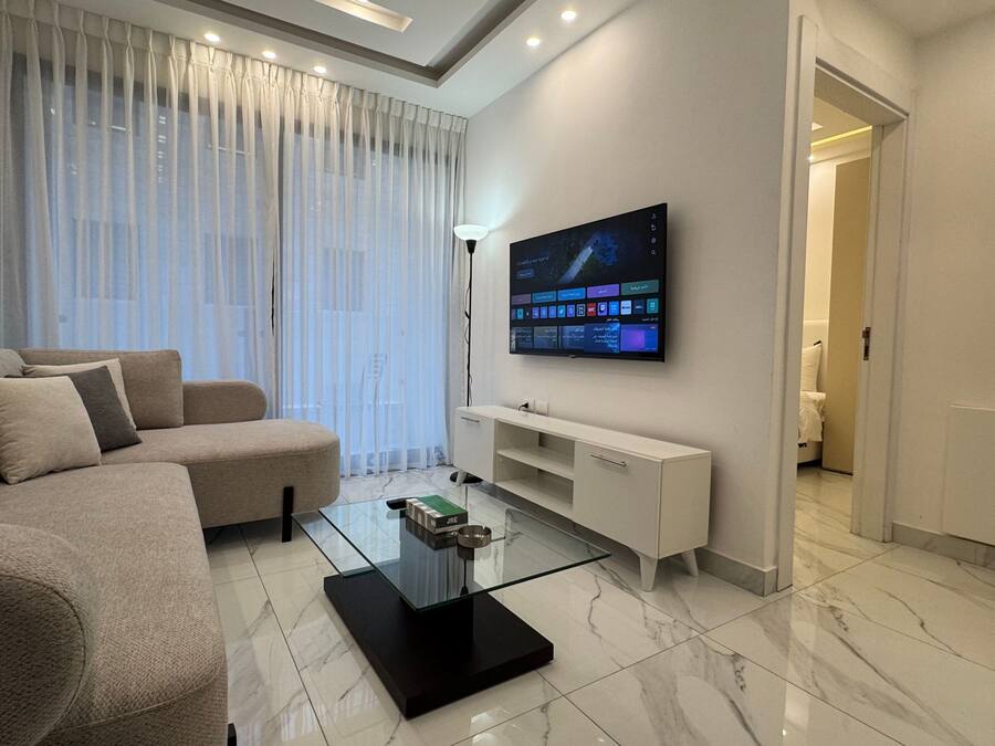 Apartment, 1 Bedroom, Accessible, Smoking | Living room