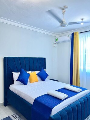 3 bedrooms, iron/ironing board, Internet, bed sheets - 3-bedroom apartment in enchanting Mombasa with AC comfort in Nyali - links road (Mombasa)
