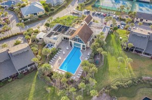 Exterior - Walk to the beach at this highly sought after 2 bedroom condo! (St. Augustine)