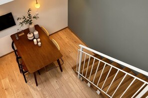 Deluxe Apartment | In-room dining
