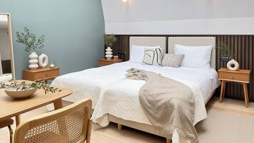 Laptop workspace, iron/ironing board, free WiFi, bed sheets
