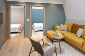 Laptop workspace, iron/ironing board, free WiFi, bed sheets