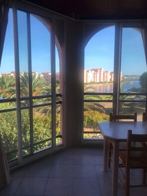 Unclassified image, 3 of 19, button - T2 30m2 top floor 3 to 4 sleeps quiet residence (Le Barcarès)