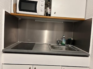 Private kitchen - T2 30m2 top floor 3 to 4 sleeps quiet residence (Le Barcarès)