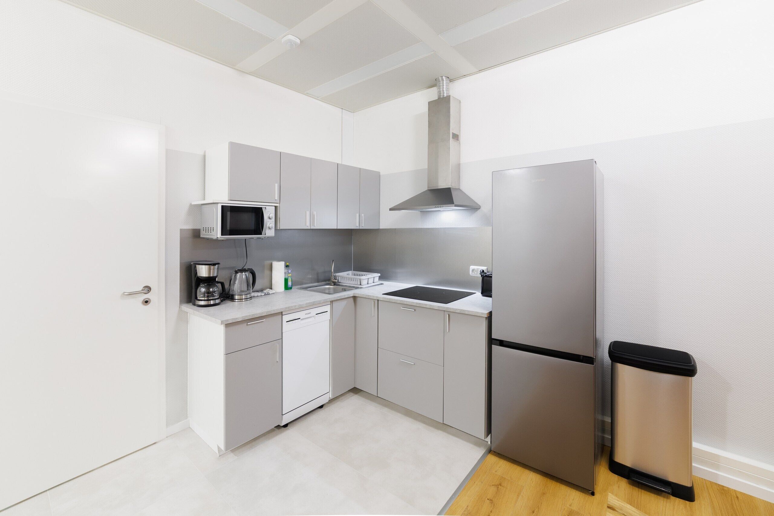 冷蔵庫、電子レンジ、コンロ、食器洗い機