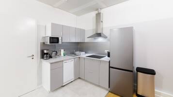 冷蔵庫、電子レンジ、コンロ、食器洗い機