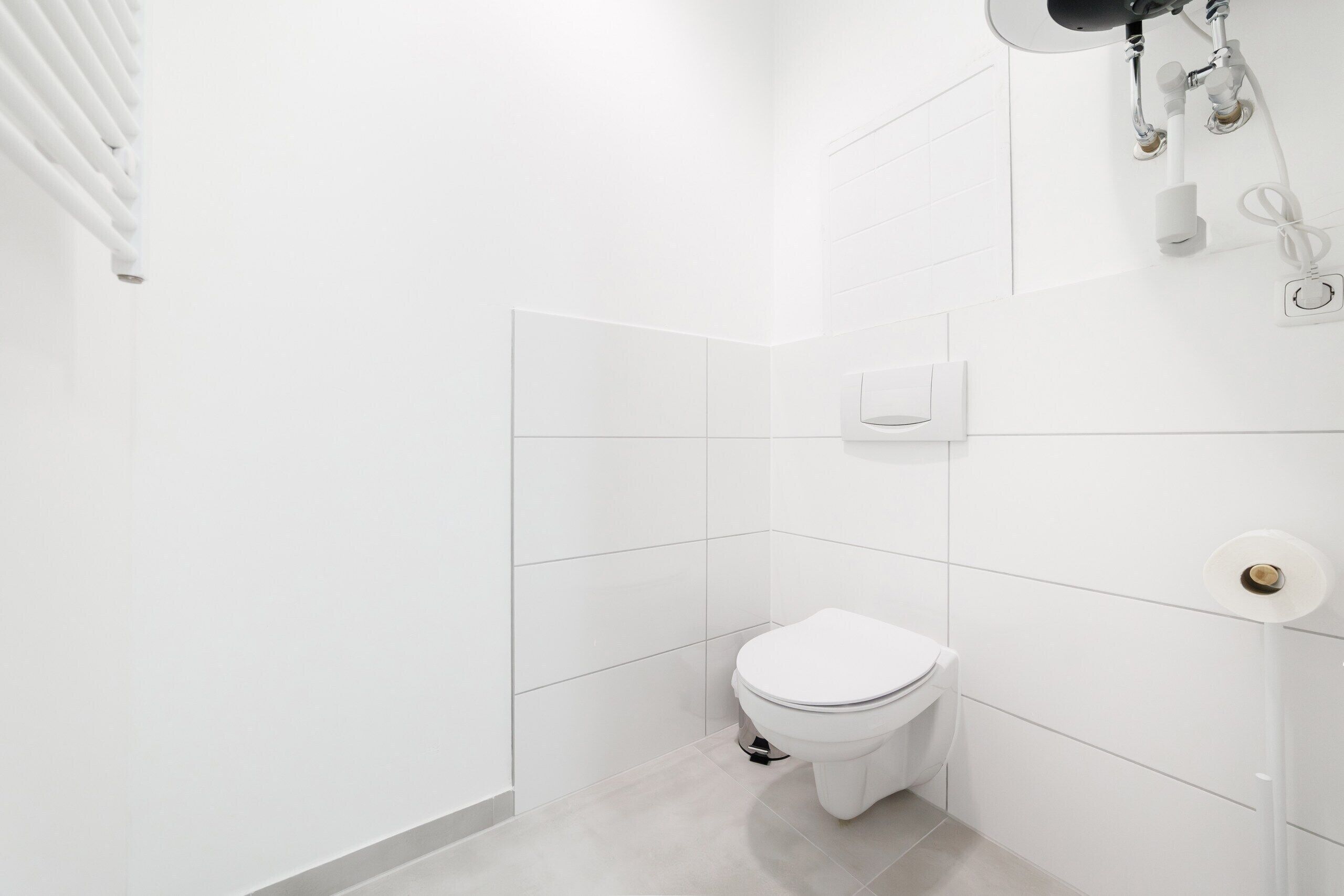 シャワー、ヘアドライヤー、タオル、石鹸