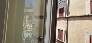 Interior - Trevi Moonlight Apartment with unique view of Trevi Fountain, Center of Rome (Roma)