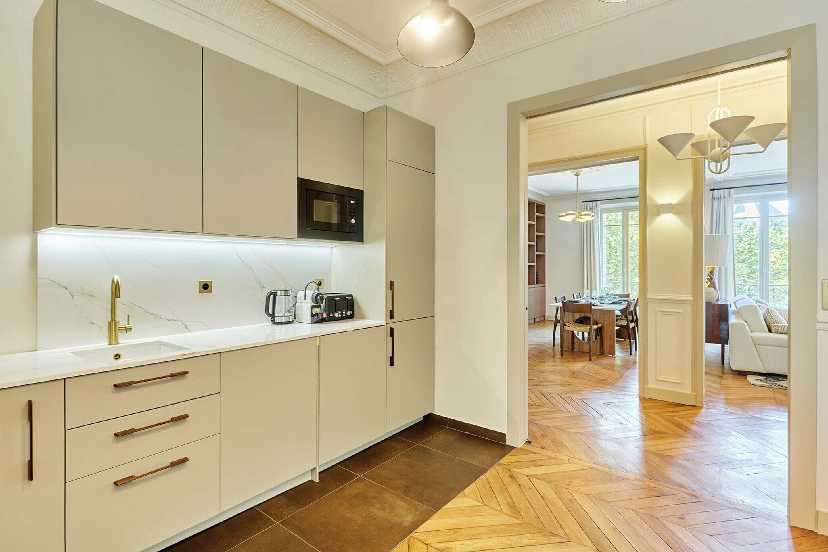 Apartment | Private kitchen | Fridge, microwave, oven, stovetop