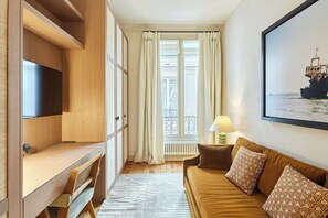 Apartment | Living area - Luxurious Apartment AC Saint Germain des Pres (Paris)