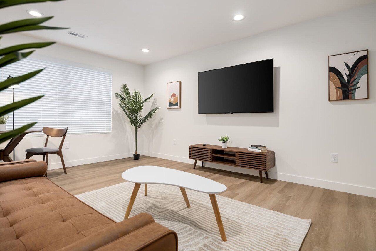 Apartment, Non Smoking | Living area | Flat-screen TV