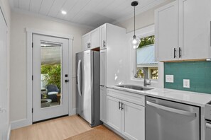 Frigorífic, microones, forn i placa de cuina 