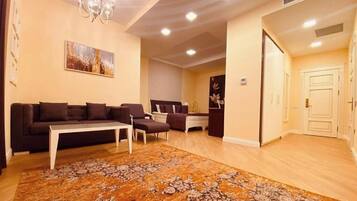 Family Room, Balcony, City View