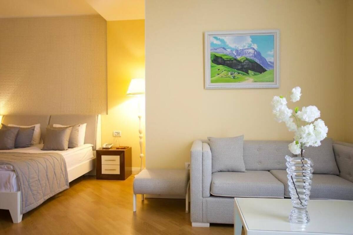 Executive Süit, Şehir Manzaralı | Minibar, odada kasa, masa, dizüstü bilgisayar çalışma alanı 