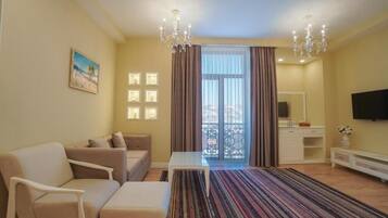 109-inch plasma TV with cable channels, heated floors, printers