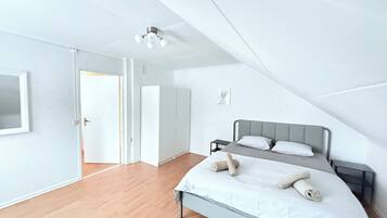 3 sovrum, skrivbord, gratis wi-fi och sängkläder