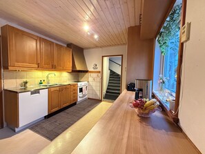 Fridge, microwave, oven, stovetop - Riverside Villa with Private Jetty | Scenic Views (Torpshammar)