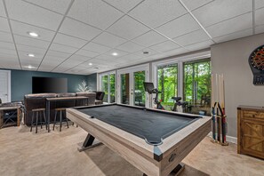Games room - Little Martha Lakefront, Private Fenced Yard, Pool Table, AC (Mercer)