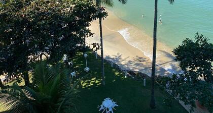 Feet in the sand! Brand new apartment for families with a beautiful view and pet-friendly space!