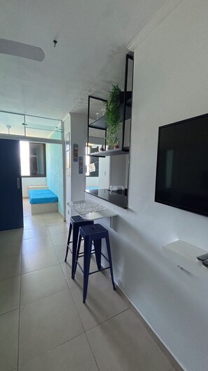 Interior - Feet in the sand! Brand new apartment for families with a beautiful view and pet-friendly space! (Caraguatatuba)