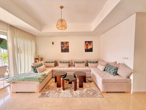 Living area - The Dar Zouina with garden and pools/beach access in Taghazout Bay (Tamraght)