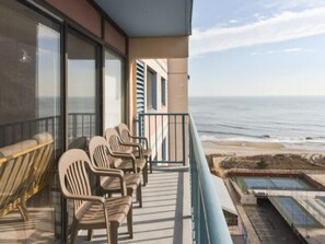 Property grounds - Spacious 2 BR 2 Bath Condo Ocean Front with Pool, WiFi, Gameroom, Tennis (Ocean City)