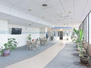 Dining - Spacious 2 BR 2 Bath Condo Ocean Front  with Pool, WiFi, Gameroom, Tennis (Ocean City)