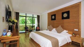 Deluxe Double Room with Balcony | Desk, blackout curtains, soundproofing, free WiFi