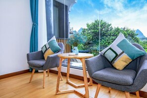 Superior Double Room | Terrace/patio - Tea House Inn West Street Yangshuo (Guilin)