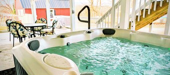Hot Tub! Arcade! Walk to Everything! Historic home perched atop Main Street!