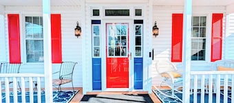 Hot Tub! Arcade! Walk to Everything! Historic home perched atop Main Street!
