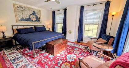 Hot Tub! Arcade! Walk to Everything! Historic home perched atop Main Street!