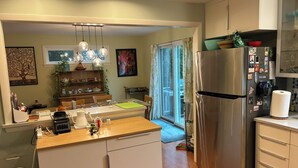 Microwave, oven, stovetop, dishwasher - Spacious 5-bedroom house in serene Montclair, close to NYC and World Cup arena (Montclair)