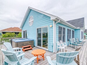 Terrace/patio - Semi-Ocean Front - Pet Friendly - Directly Across from Beach Access (Corolla)