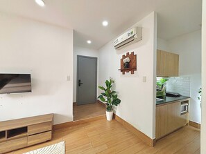 Interior - Central Saigon | 2BR Apt - 10 mins to Bui Vien Walking Street (Thành phố Hồ Chí Minh)