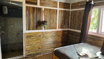 Deluxe Double Room, Mountain View | Laptop workspace, free WiFi