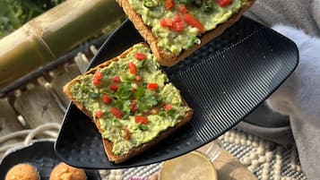 Tägliches inbegriffenes einheimisches Frühstück