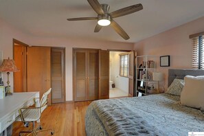 3 Schlafzimmer, Bügeleisen/Bügelbrett, Internetzugang, Bettwäsche